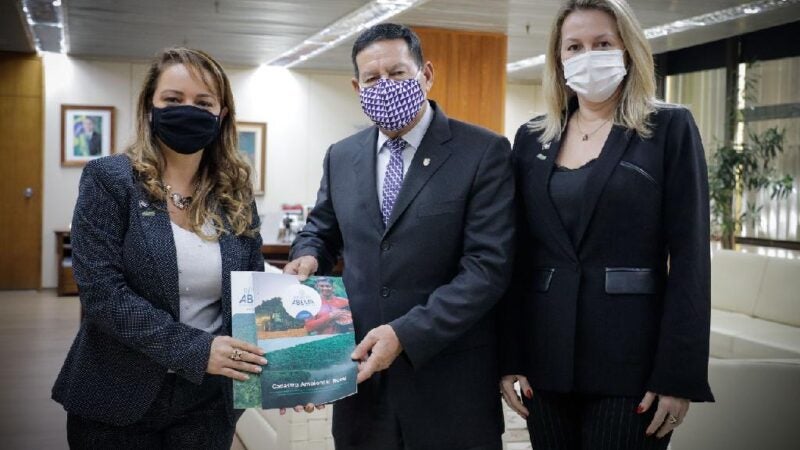 Sema apresenta redução de 21% no desmatamento em MT ao vice-presidente Mourão