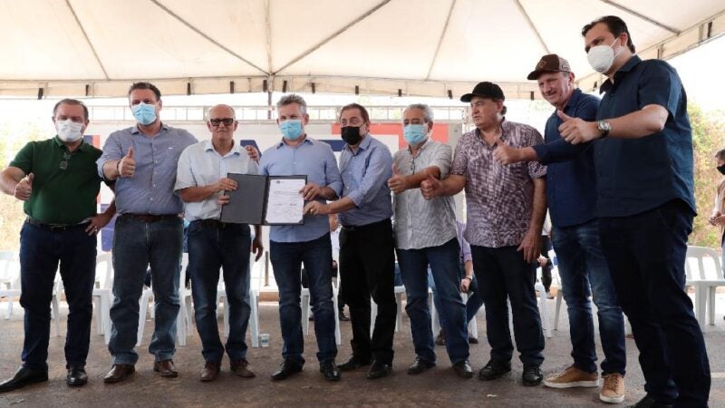 “Investimento vai transformar a cidade; é um novo momento para Rondonópolis”, afirma Thiago Silva sobre asfaltamento dos distritos industriais