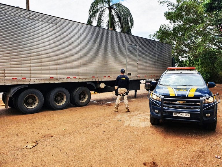 PRF recupera semirreboque adulterado