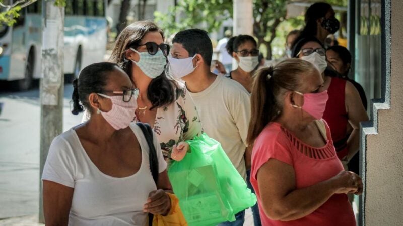 Governo de MT publica novo decreto e mantém apenas obrigatoriedade do uso da máscara