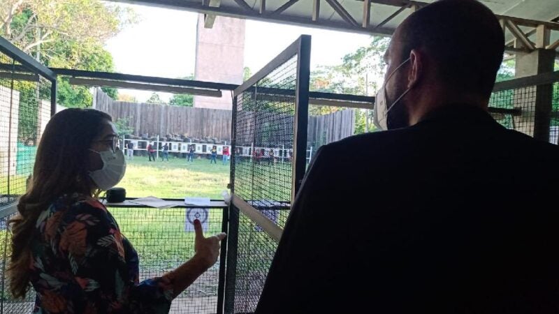 Ouvidor visita a Acadepol em dia de Curso de Tiro para mulheres policiais