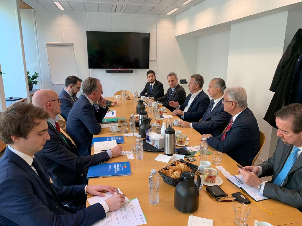 Ao Governo da Dinamarca, Mauro Mendes destaca sustentabilidade da produção de grãos e carne em MT