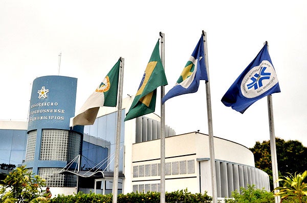 Prefeitos de Mato Grosso participam nesta terça (19) de premiação nacional em gestão de cidades