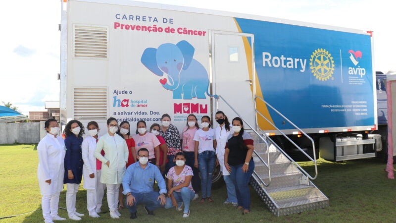 Equipe da Carreta do Hospital do Amor começa a realizar exames de mamografia e preventivos em Vera