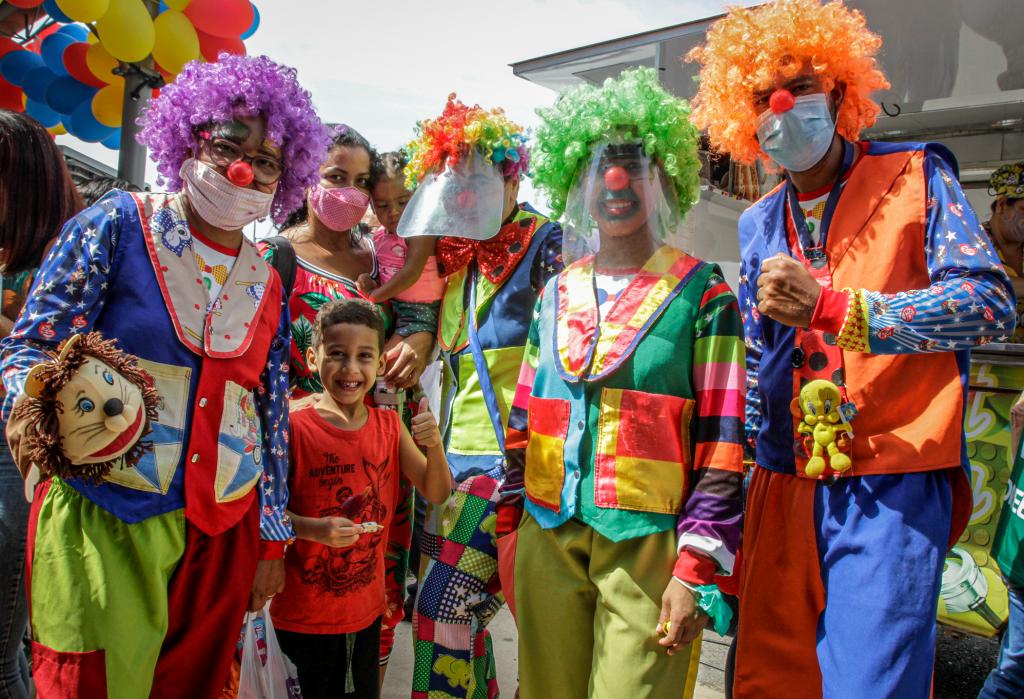 Cridac e Aprosoja entregam brinquedos para mais de 400 pacientes