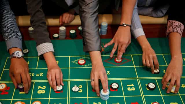 Governo e Congresso tentam liberar cassino, jogo do bicho e bingo; entenda