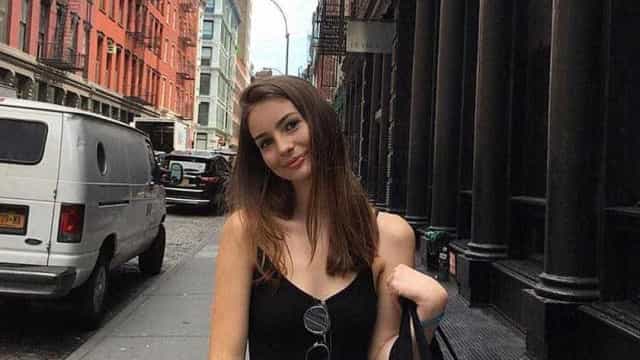 Filha de Paul Walker se casa e é levada por Vin Diesel ao altar