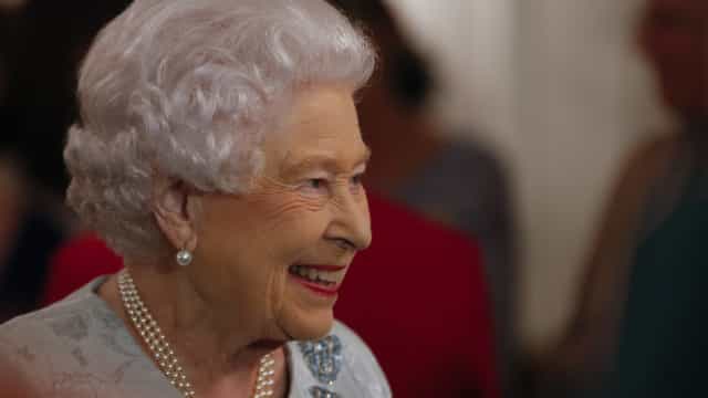 Rainha Elizabeth 2ª tem túnel secreto que liga palácio a bar em Londres