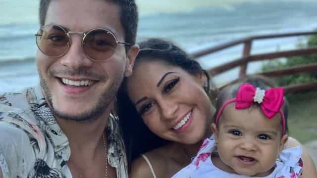 Mayra Cardi e Arthur Aguiar reatam e publicam vídeo aos beijos