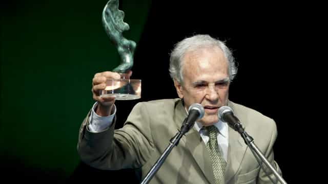 Nem doença degenerativa ou idade fazem Eder Jofre esquecer quem foi