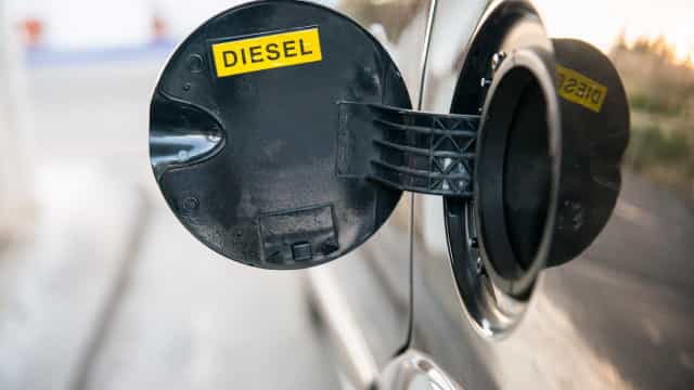 Preço do diesel atinge valor mais alto da década no Brasil