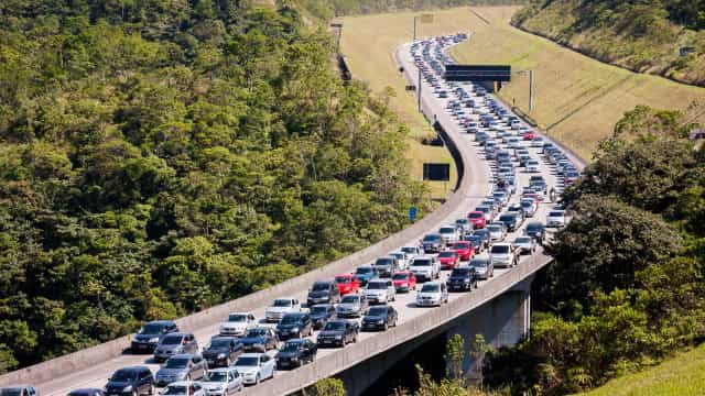 Estradas paulistas devem receber 5,5 milhões de veículos durante o feriadão