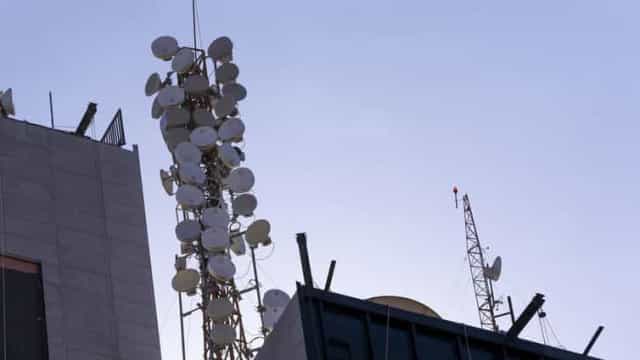 Milícia e tráfico impedem acesso de técnicos da Oi a 105 comunidades no Rio