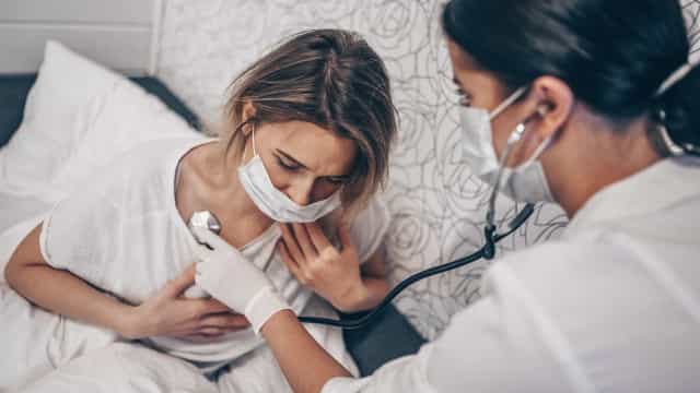 Pacientes com leucemia sofrem com falta de remédios por atraso do governo federal