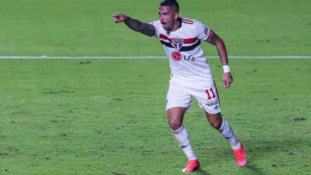 Luciano tenta dar fim a jejum de gols para puxar o São Paulo na tabela do Brasileiro