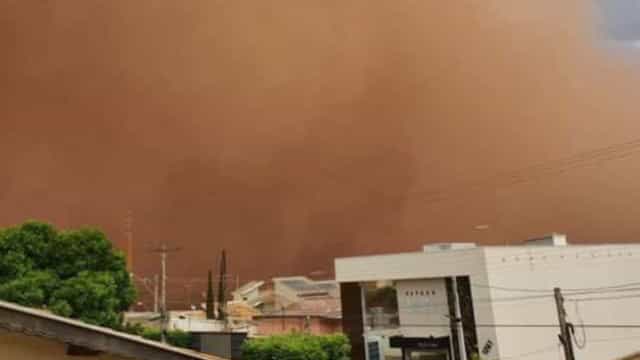 Quatro morrem durante tempestade de poeira no interior de São Paulo