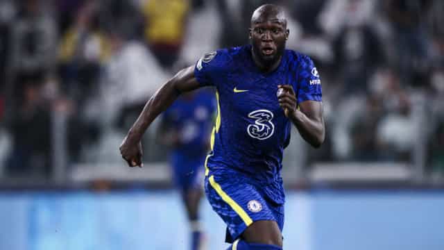 Chelsea se reabilita com sofrida vitória sobre o Southampton e lidera o Inglês