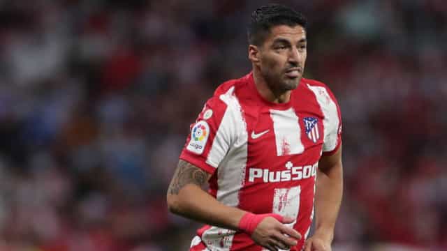 Luis Suárez comanda vitória do Atlético de Madrid sobre o Barcelona