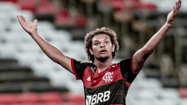 Arão admite que Flamengo cometeu erros na marcação: ‘Demos espaços para eles’