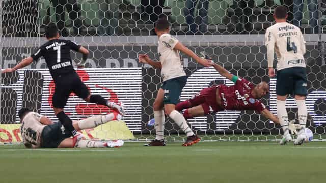 Palmeiras perde para o Bragantino em primeiro encontro de Abel com a torcida