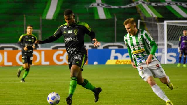 Juventude e América-MG empatam em 1 a 1 em jogo pegado e cheio de cartões
