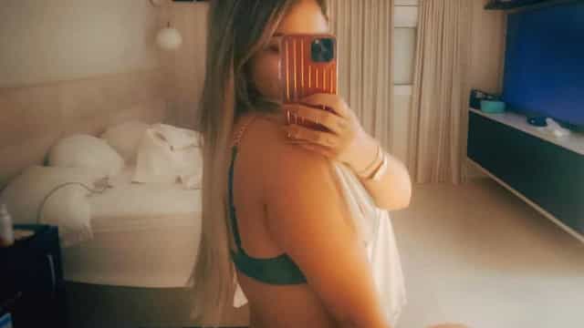 Marília Mendonça posta fotos de biquíni e impressiona fãs: ‘Leoa gostosa’