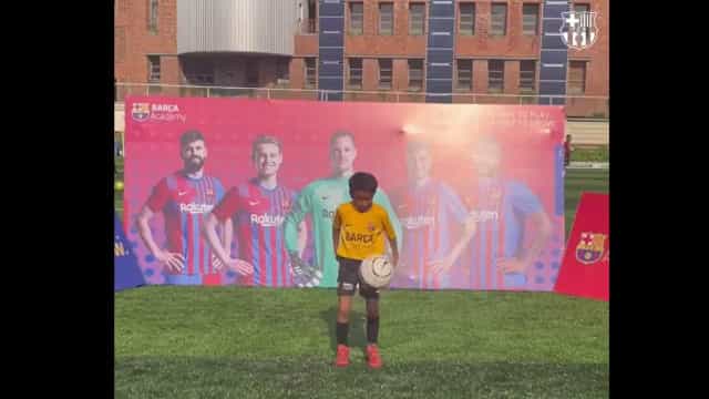 Jovem de 7 anos do Barcelona consegue 146 toques em apenas… 1 minuto