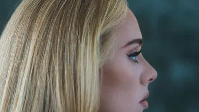 Adele lembra fase "turbulenta": "Aprendi muitas verdades sobre mim"