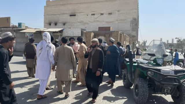 Explosão em mesquita afegã fez pelo menos sete mortos e vários feridos