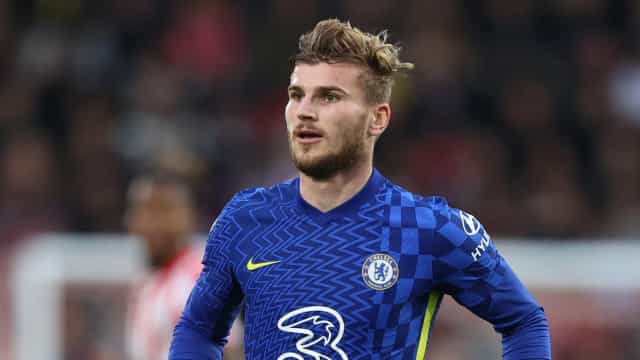 Mendy só não faz chover, Chelsea vence Brentford e recupera liderança
