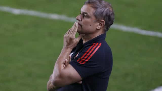 "Não recebi chamada de ninguém", diz Aguirre sobre a seleção uruguaia