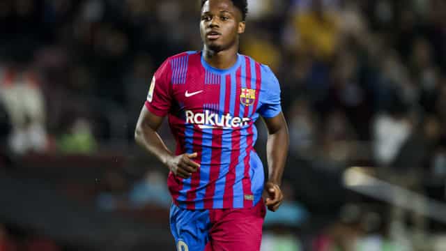 ‘Não é pressão. Ninguém igualará Messi’, diz Ansu Fati após renovar com Barcelona