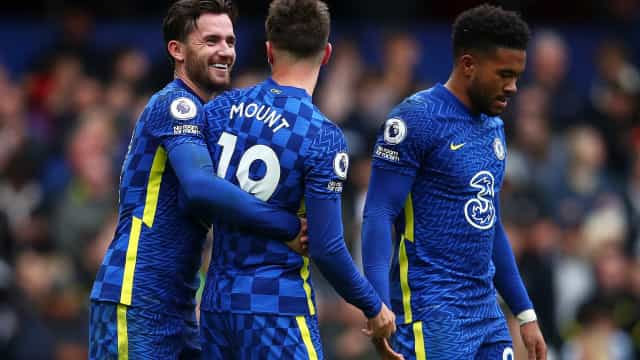Com três gols de Mount, Chelsea faz sete no Norwich e segue tranquilo na ponta