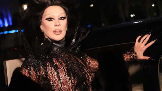 Cláudia Raia responde a "comentários machistas" por mostrar mamilos