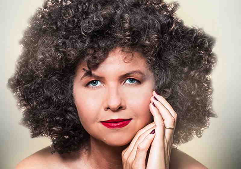 Positividade renovada em show e novo disco de Roberta Campos [Vídeo]