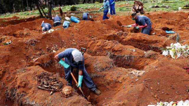 Pandemia já causou pelo menos 5.042.330 mortos em todo o mundo