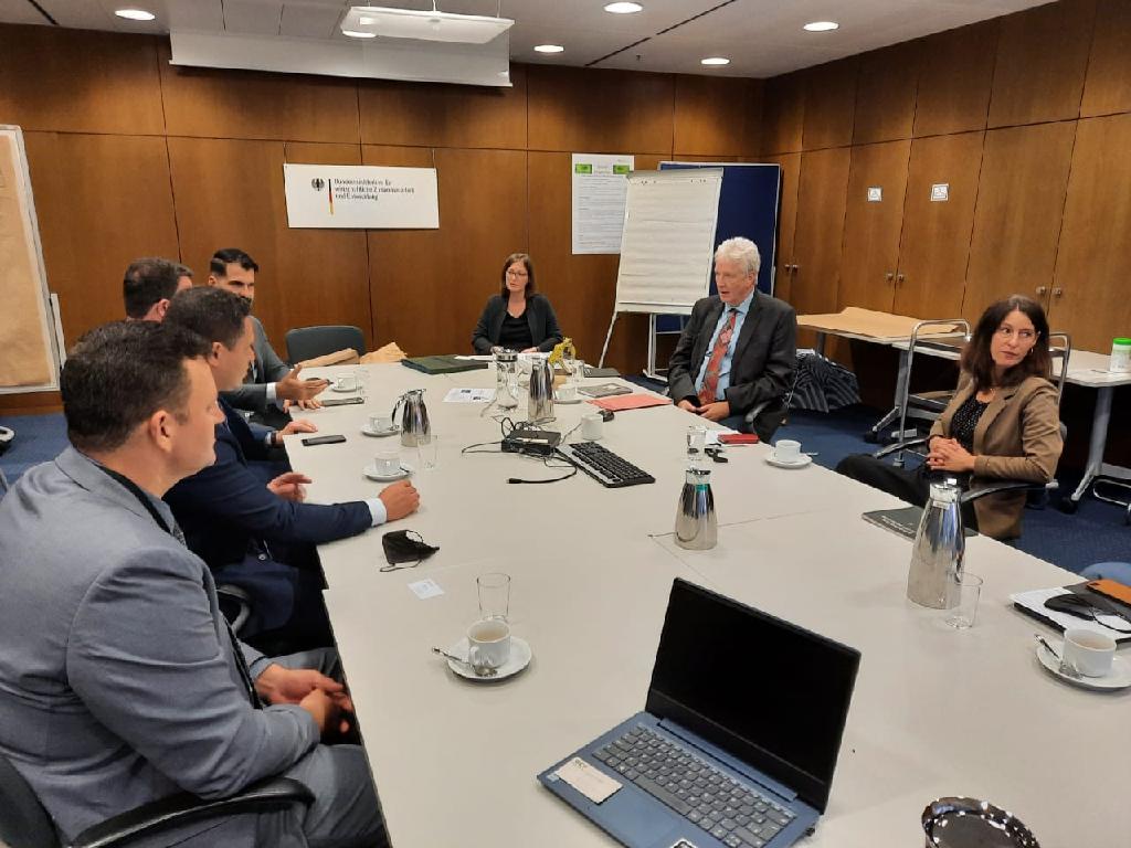 Mato Grosso se reúne com Banco Alemão para tratar de investimentos em ações ambientais