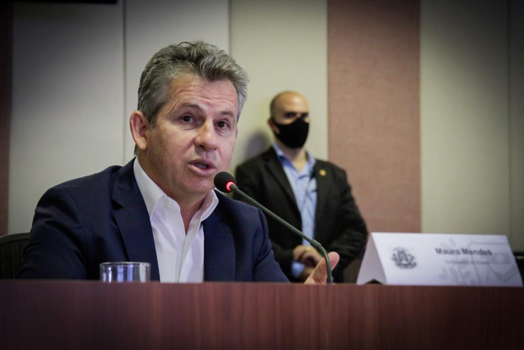 Governador apresenta ações e ouve demandas de 22 municípios da região Oeste