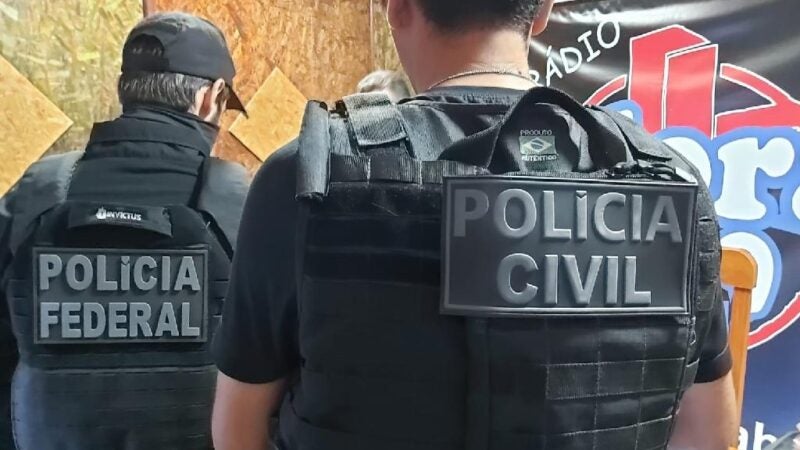 Operação Mensageiro cumpre buscas contra rádios clandestinas que enviavam mensagens a presos da PCE
