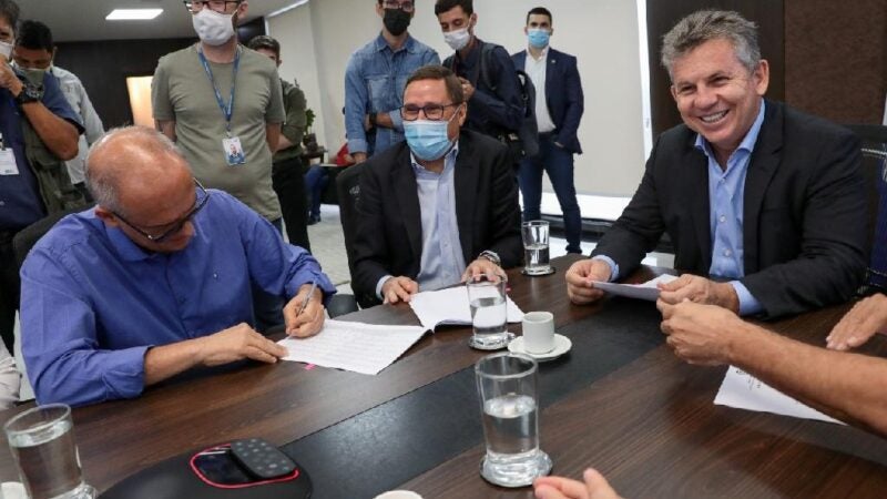 Após anúncio de parceria, governador destina R$ 65,3 milhões para asfaltar distritos industriais de Rondonópolis