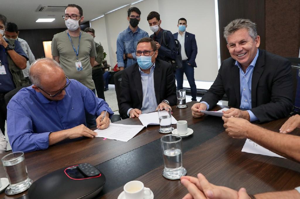 Após anúncio de parceria, governador destina R$ 65,3 milhões para asfaltar distritos industriais de Rondonópolis