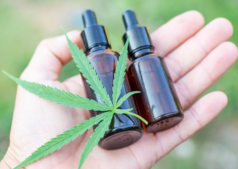 Produtos à base de cannabis em gotas são liberados pela Anvisa