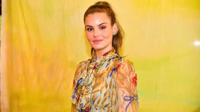 Camila Queiroz diz que foi punida por trocar Globo por Netflix