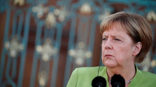 Merkel pede esforço global para colocar preço em emissões de gás carbônico
