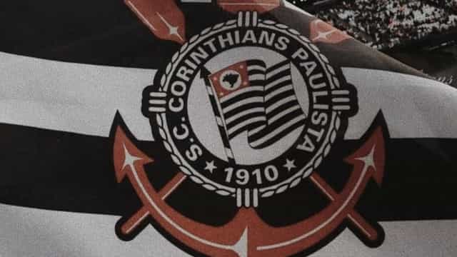 Ataque inofensivo é problema para Corinthians após variações táticas