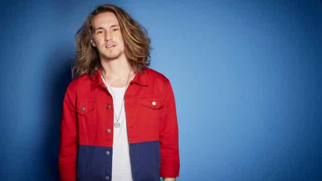 Vitor Kley volta aos palcos e diz que nasceu ‘para ter várias fases’