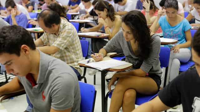 Aumenta interesse de estudantes por ensino superior, diz pesquisa