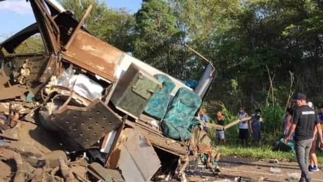 Acidentes matam 78 pessoas nas estradas no feriado prolongado
