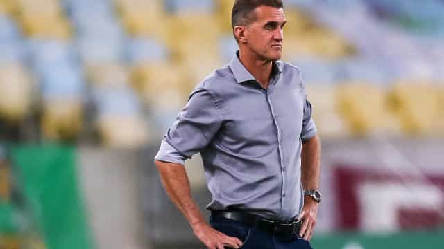 Grêmio garante Vagner Mancini no cargo mesmo após sexta derrota