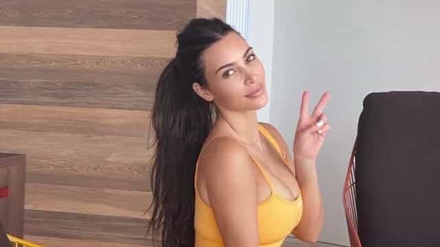 Kim Kardashian "se comporta como adolescente" ao lado de Pete Davidson